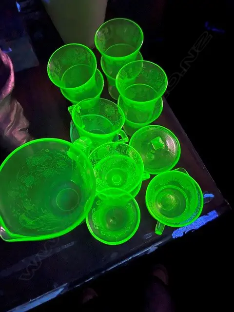 15 PCS GREEN URANIUM GLASS w EMBOSSED FLORAL PATTERN; TUMBLERS, JUG M/S & CUPS Image 1++