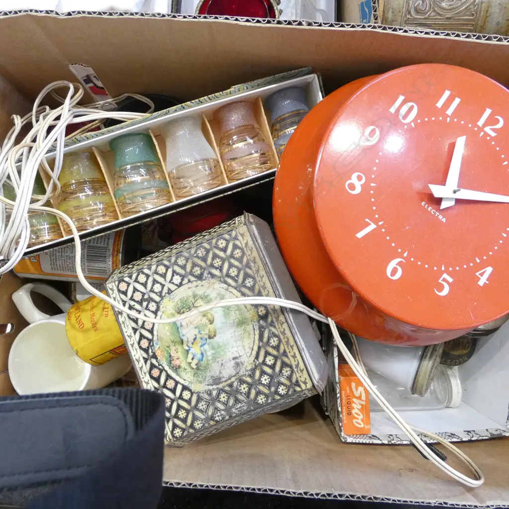 VINTAGE TINS, CLOCK ETC Image 1++