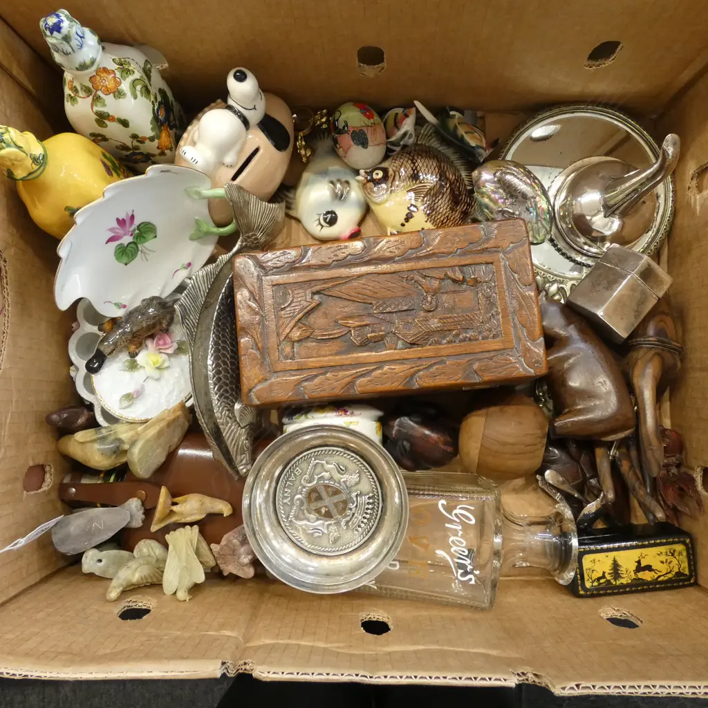 BOX OF ASST. COLLECTIBLES  Image 1++