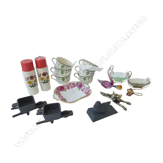 ASST COLLECTABLES INCL. R.D. CUPS + RETRO ITEMS ETC;