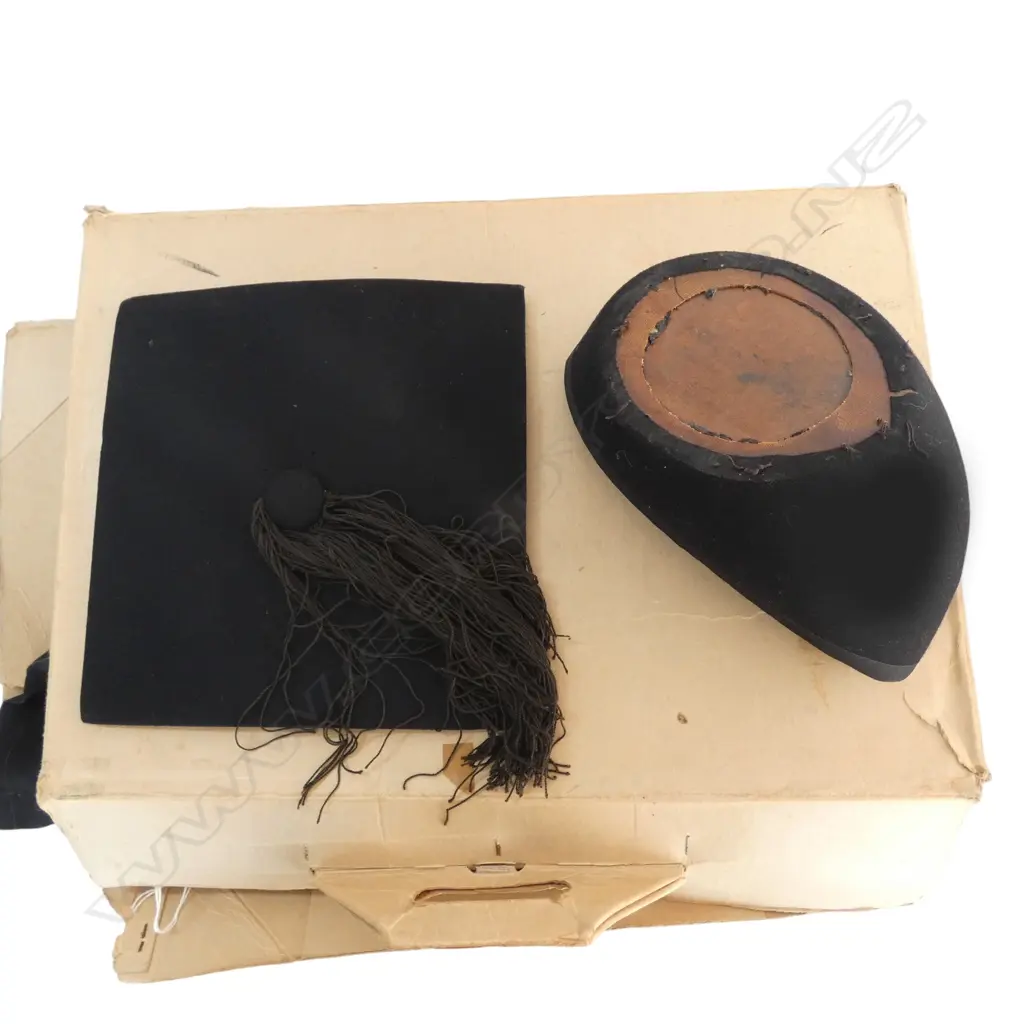 VINTAGE ROBE & MORTARBOARD CAP in CABIN BAGGAGE BOX Image 1++