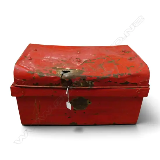 RED PAINTED METAL TRUNK AF W.560mm