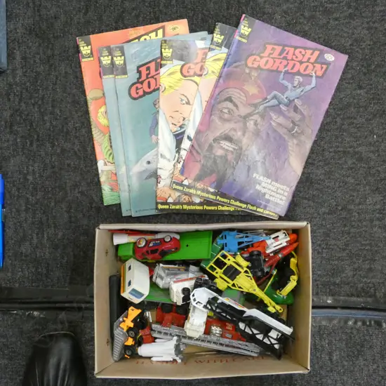 MODEL CARS & COMICS