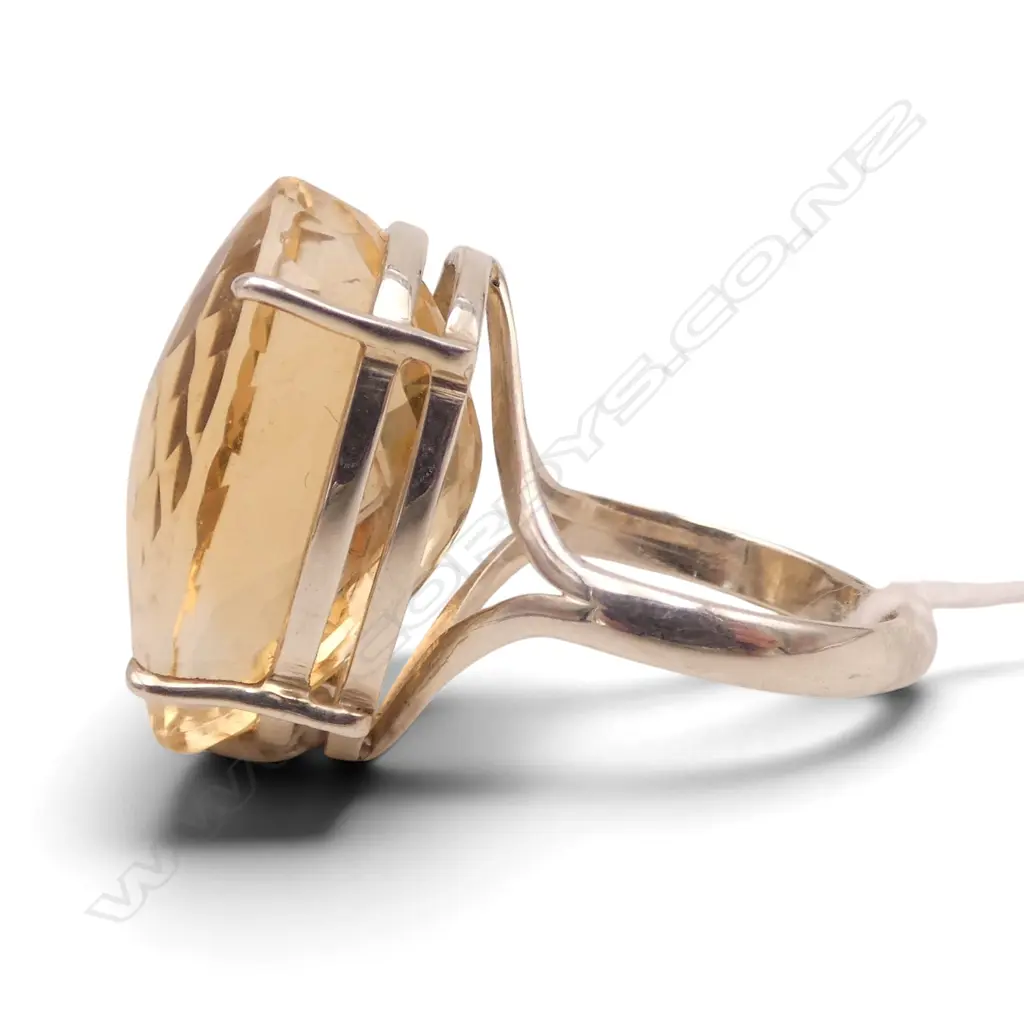 SILVER & LRG PEAR CUT CITRINE RING, SIZE Q Image 1++