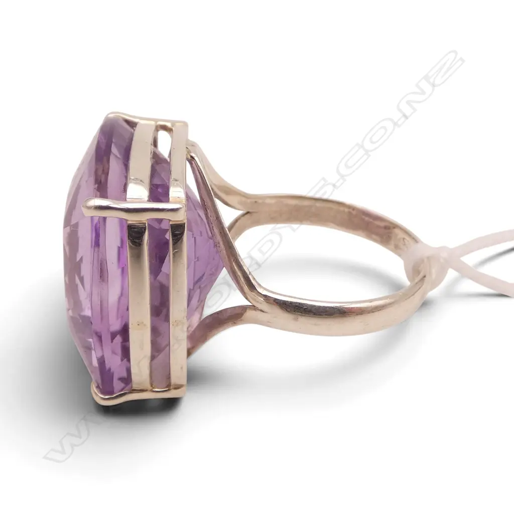 SILVER & LRG SQUARE CUT AMETHYST RING, SIZE P Image 1++