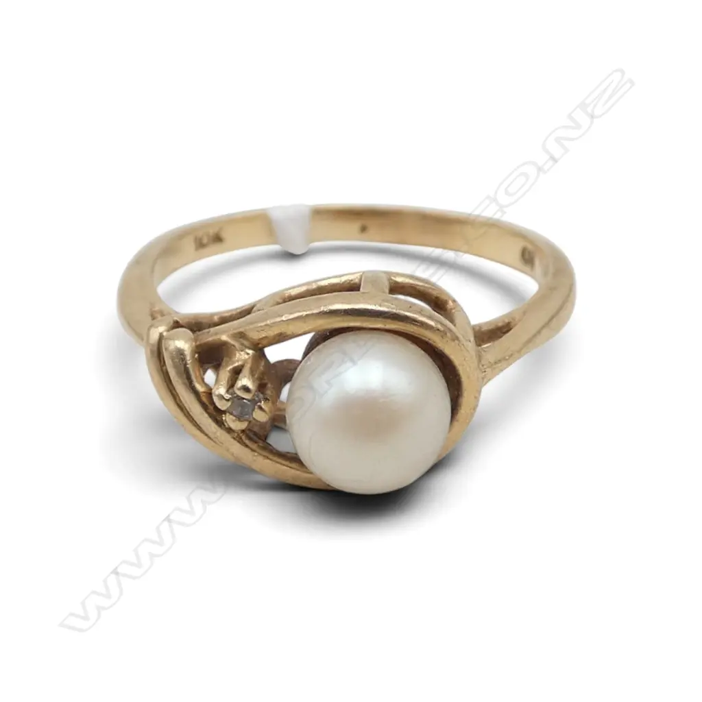10CT PEARL RING, 2.2gms SIZE L Image 1++