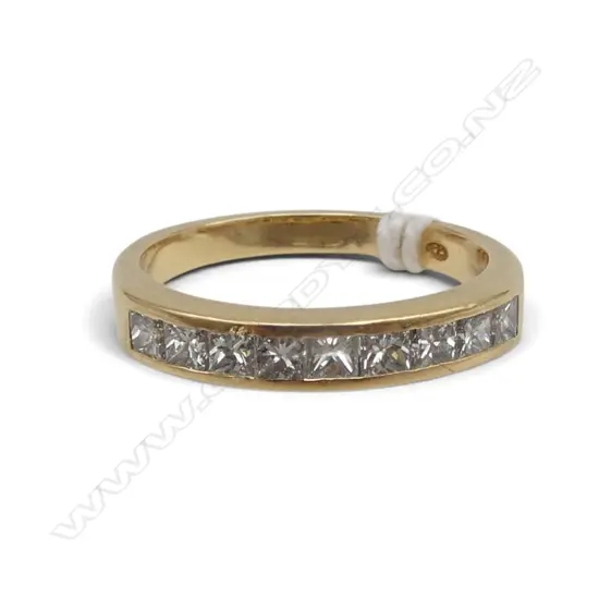 18CT  PRINCESS CUT DIAMOND RING, 4gms SIZE O
