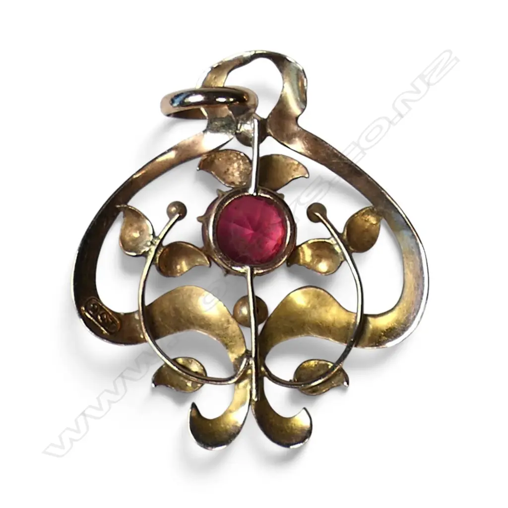 EDWARDIAN ART NOUVEAU 9CT Y.GOLD & ALMANDINE GARNET PENDANT, 2.25gm Image 1++