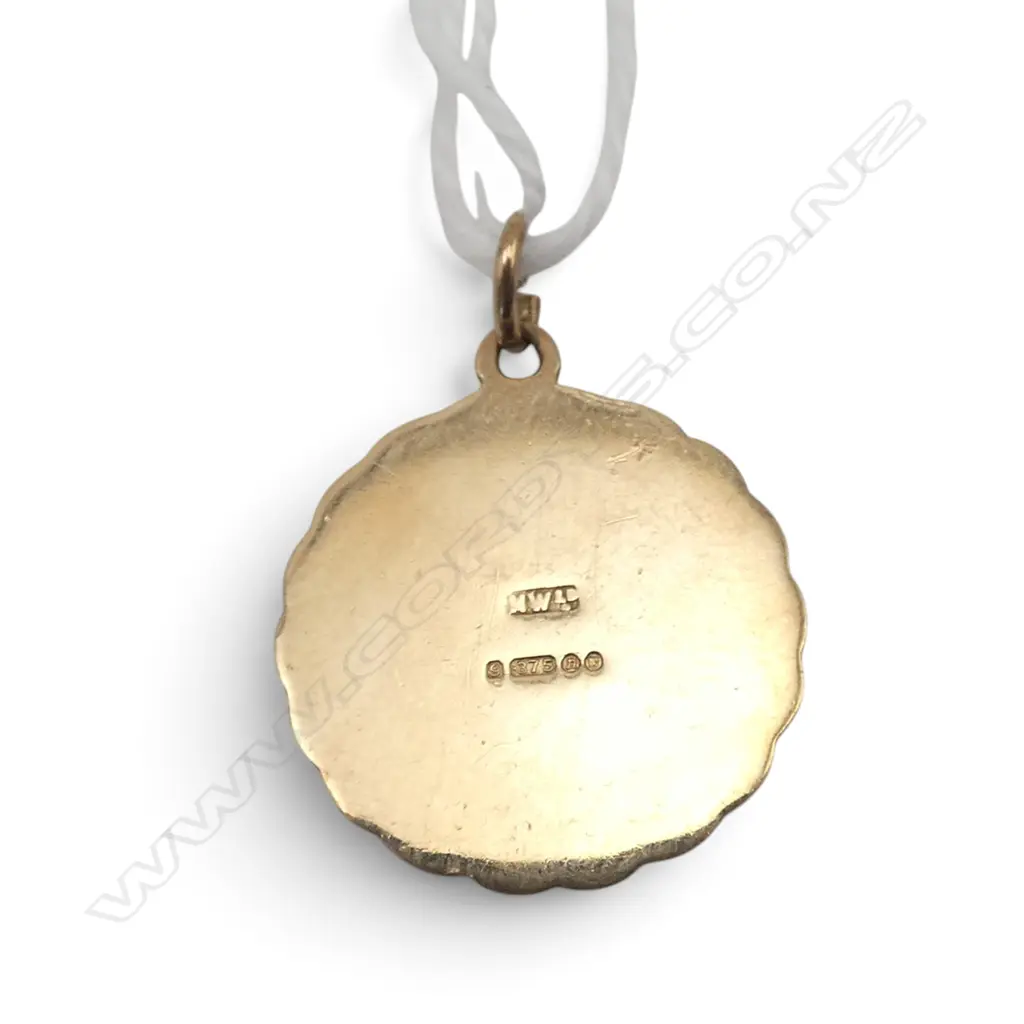 9ct SAINT CHRISTOPHER PENDANT 2.55gms Image 1++