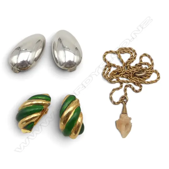 PAIR SILVER EARRINGS/PAIR COSTUME EARRINGS/GOLD PLATED CHAIN 9ct GOLD CLASP