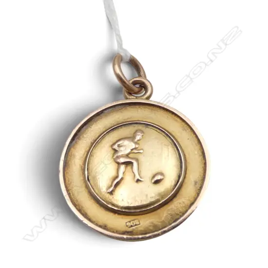 9ct GOLD SPORTS PENDANT 4.18gms 