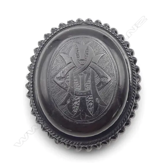 ANTIQUE JET MOUNRING BROOCH w. photograph & monogram H.50mm