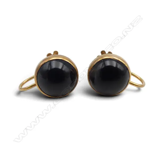 9CT GOLD AND ONYX EARRINGS 3.60gms