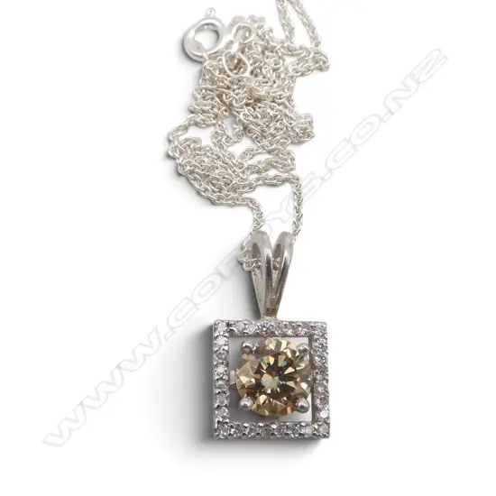 MOISSANITE STG SILVER PENDANT NECKLACE 4gms