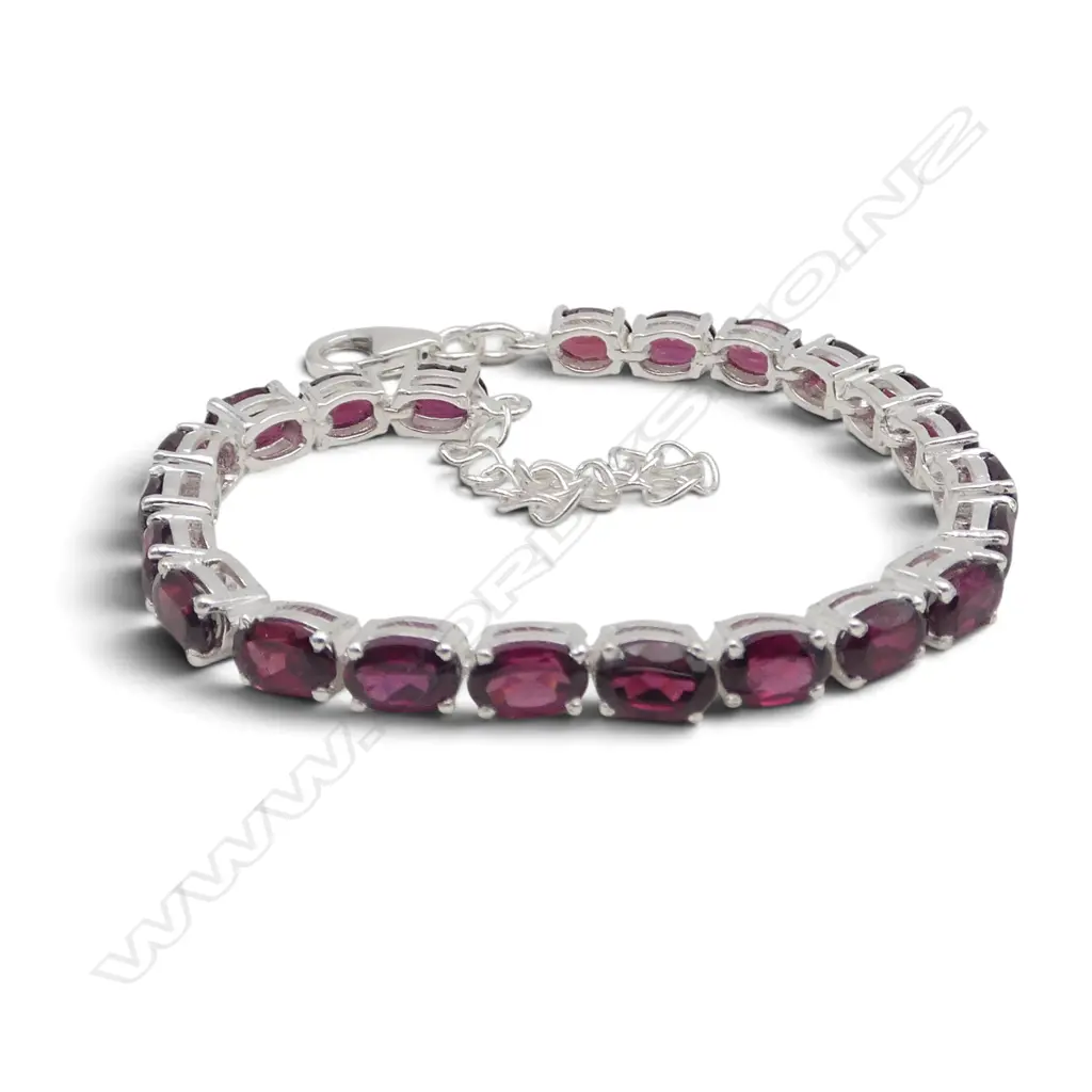 SILVER & GARNET BRACELET Image 1++