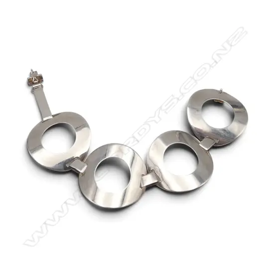 925 SILVER RETRO LOOK BRACELET 4 LGE CURVED RING LINKS. 35.7gms