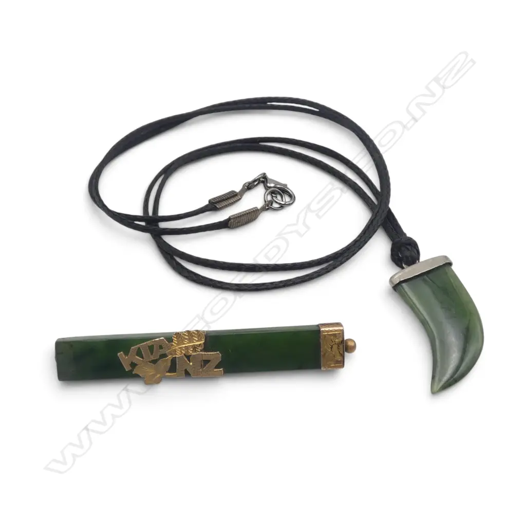 COLONIAL POUNAMU & 9ct GOLD BROOCH parts missing + pounamu TOOTH PENDANT Image 1++