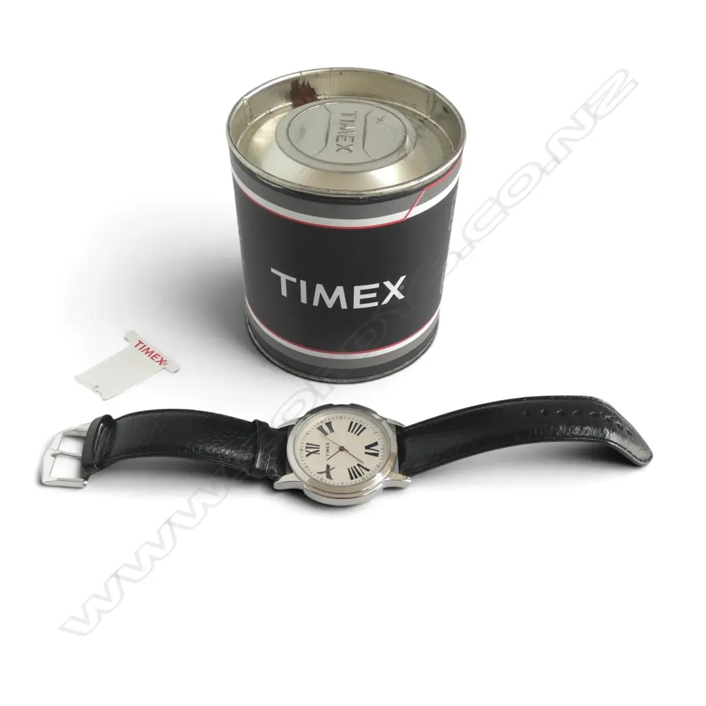 TIMEX WATCH WORKING NEVER WORN IN ORIGINAL TIMEX TIN BOX  Image 1++