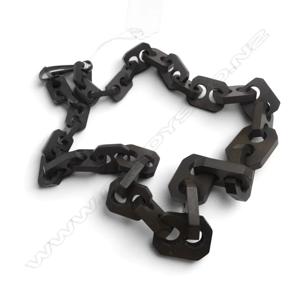 VICTORIAN VULCANITE GRADUATED NECKLACE Image 1++