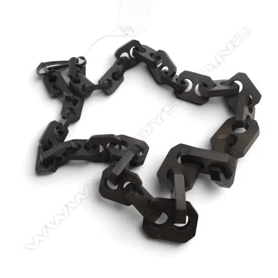 VICTORIAN VULCANITE GRADUATED NECKLACE