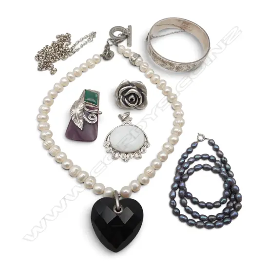 5 PCES 925 SILVER JEWELLERY + 2 PEARL NECKLACES