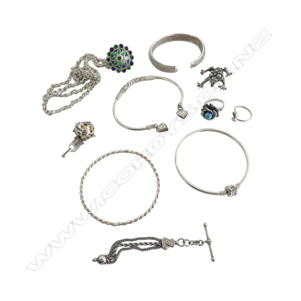 ASST. JEWELLERY MOSTLY SILVER  Image 1++