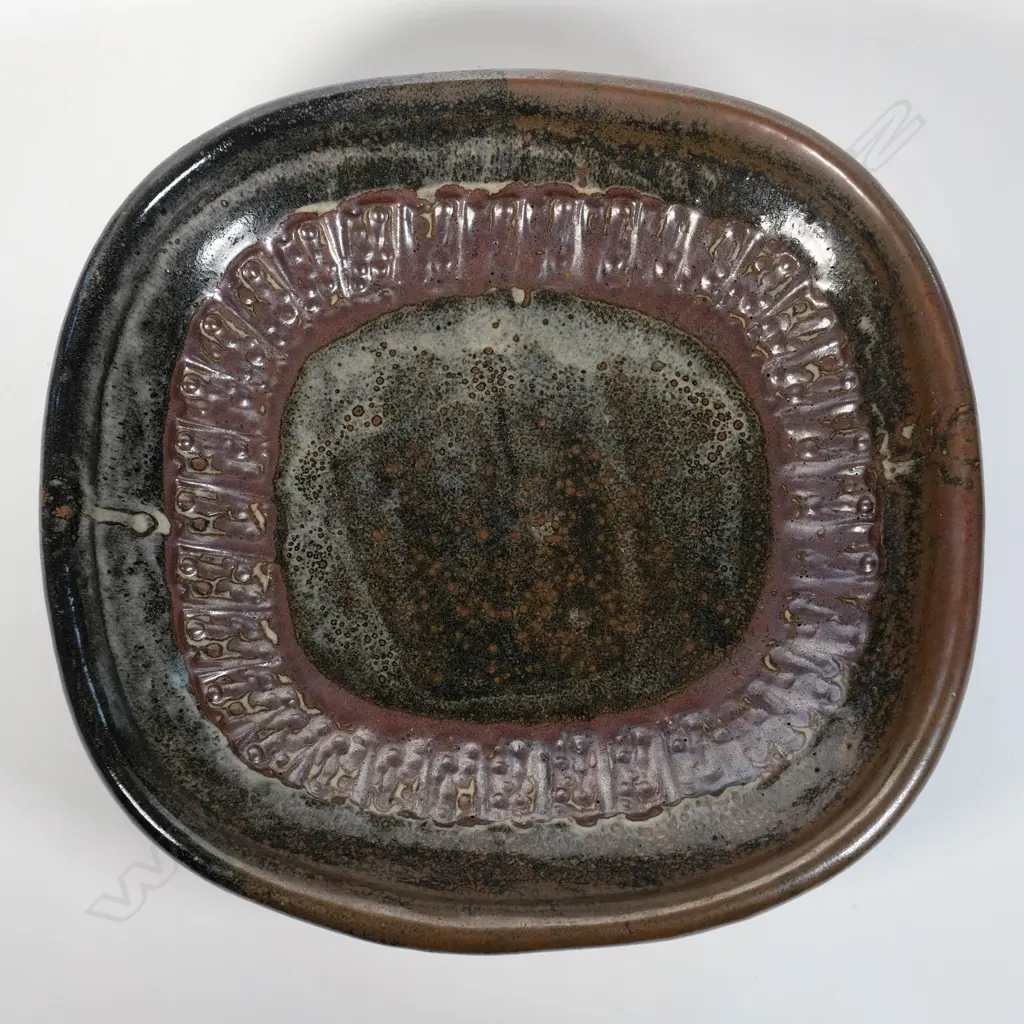 Don Thornley (1936-1989) - Stoneware platter w/ impressed geometric designs Image 1++