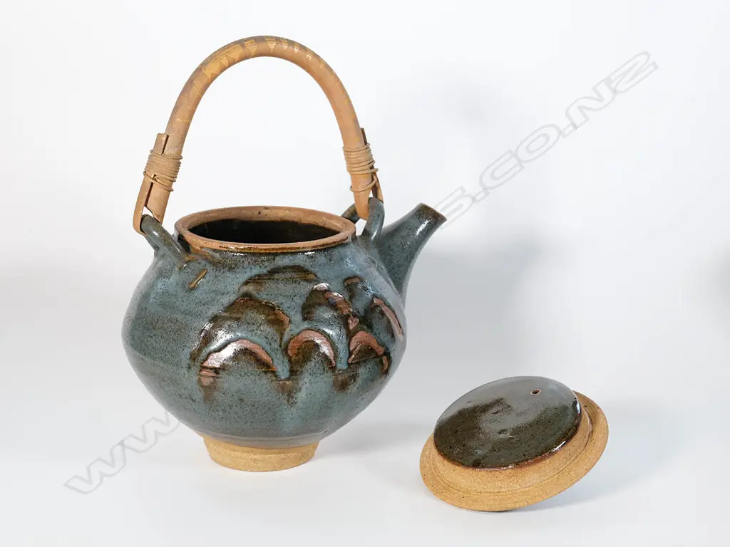 Peter Stichbury (1924-2015) - Teapot w/ cane handle Image 1++