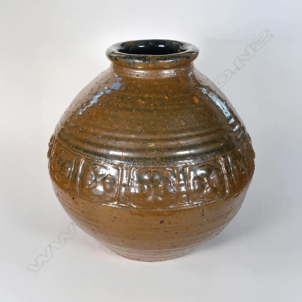 Warren Tippett (1941-1994) - Large Early Floor Vase w/ Cruciform Banding Image 1++