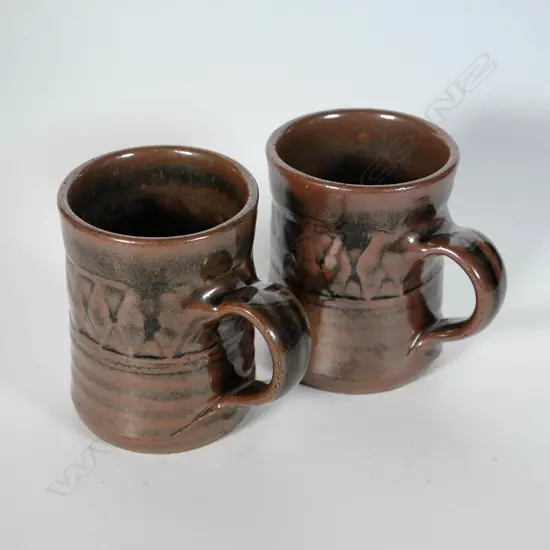 Mirek Smisek (1925-2013) - Pair tenmoku glazed mugs