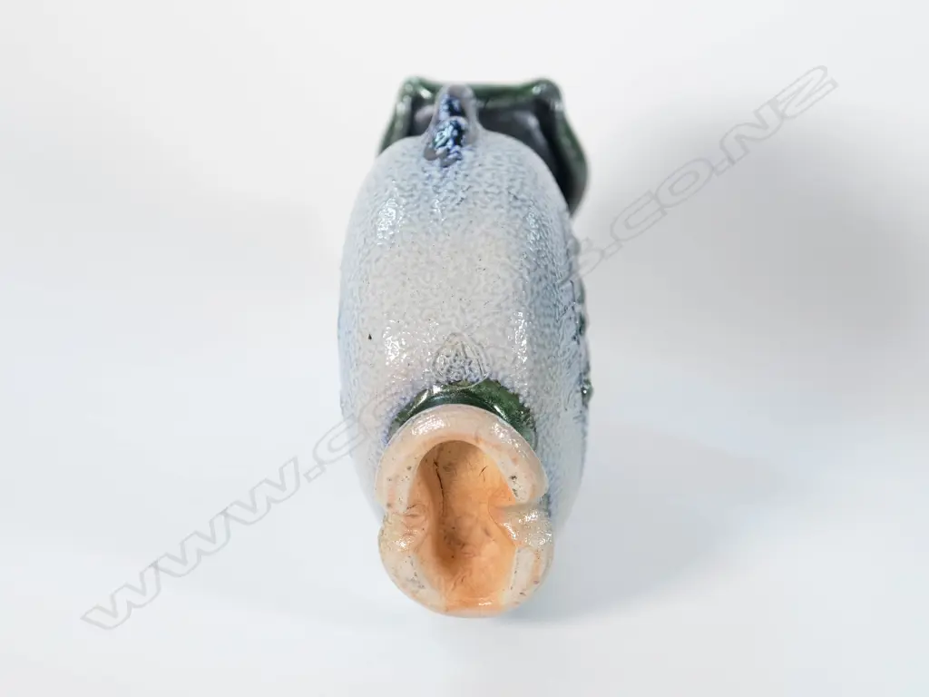 Pamella Annsouth - Salt glaze vase with incised decoration Image 1++