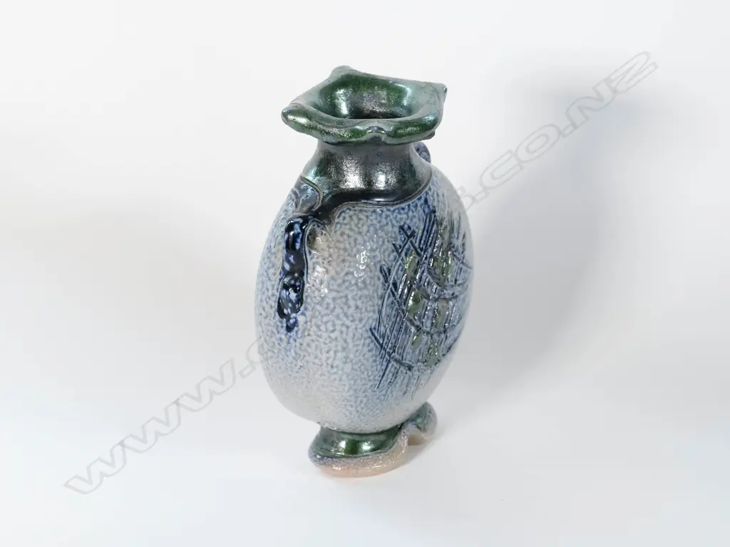 Pamella Annsouth - Salt glaze vase with incised decoration Image 1++