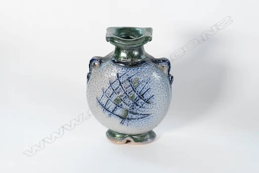 Pamella Annsouth - Salt glaze vase with incised decoration Image 1++