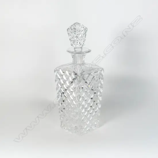 Exceptional Square form cut crystal whiskey decanter. 85 x 85 x 265mm