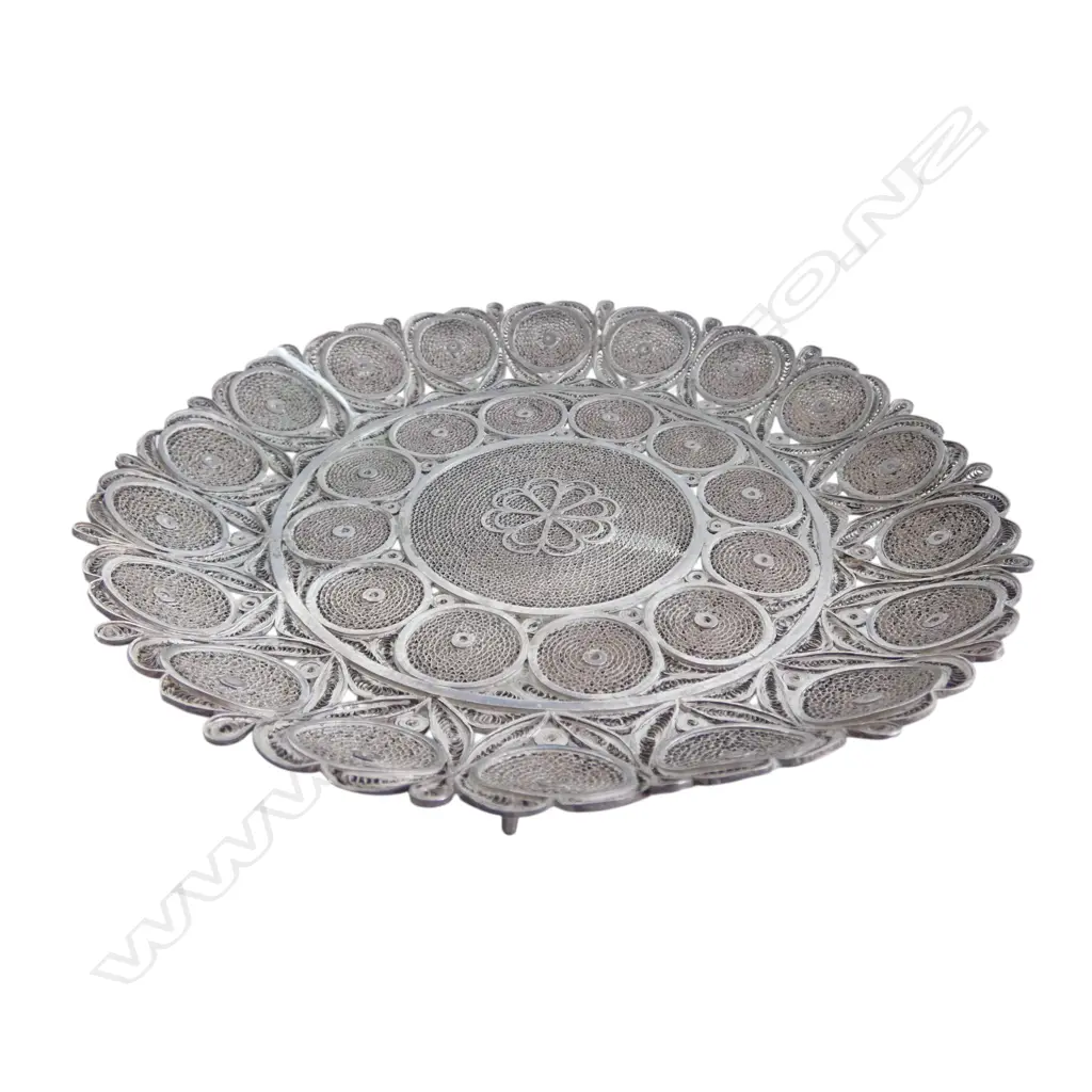 FILLIGRE SILVER 3 FOOTED DISH  106GMS Image 1++