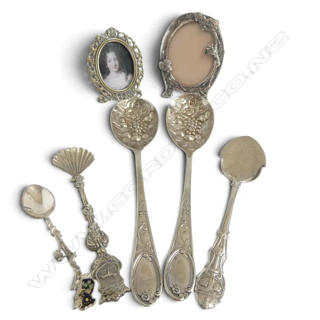 7 PCS VINTAGE SILVER PLATE; 2 PHOTO FRAMES & 5 SPOONS INCLDS 2 DESSERT BERRY SPOONS Image 1++