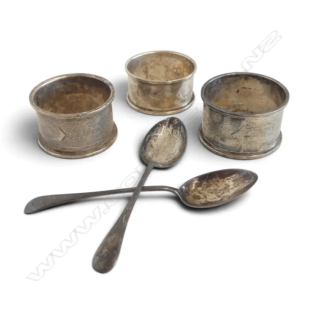 5 PCES STG SILVER; 3 NAPKIN RINGS + 2 TEASPOONS 53gms Image 1++