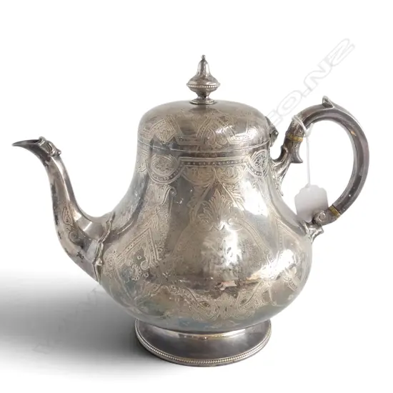 VICTORIAN STG SILVER TEAPOT, LONDON 1866, 679gms