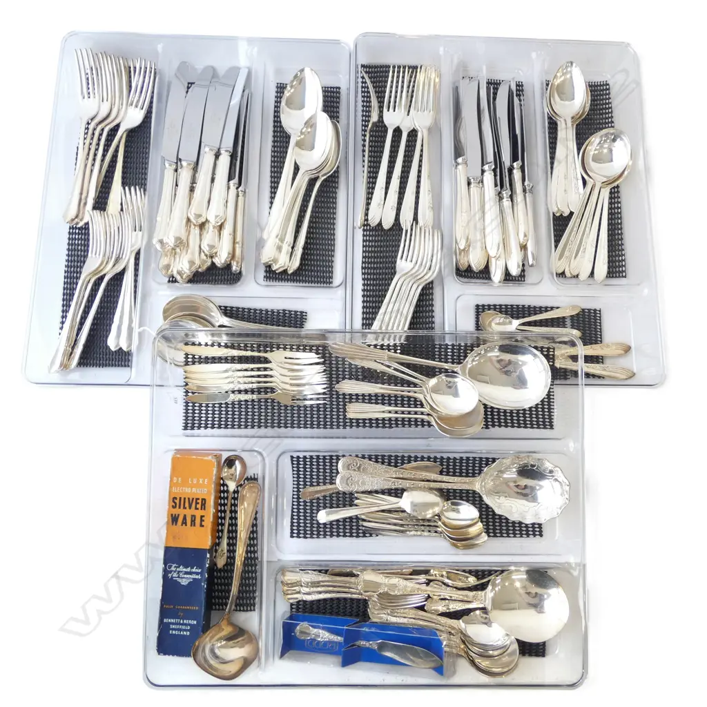 3 TRAYS OF CUTLERY Image 1++