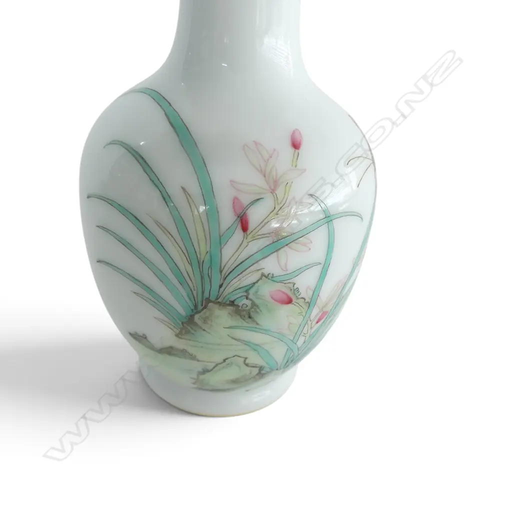 CHINESE ARROW FORM VASE H.160mm Image 1++
