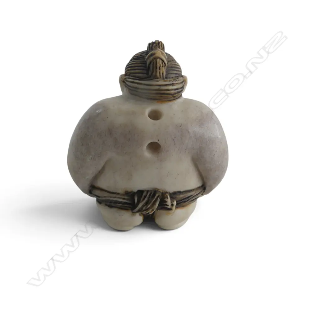 CARVED DEER ANTLER SUMO WRESTLER NETSUKE H.45mm Image 1++
