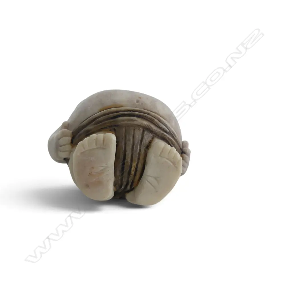 CARVED DEER ANTLER SUMO WRESTLER NETSUKE H.45mm Image 1++