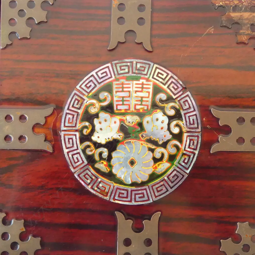 ORIENTAL STYLE DOWRY JEWELLERY BOX IN ROSEWOOD AND MOTHER OF PEARL 240mm (H) Image 1++