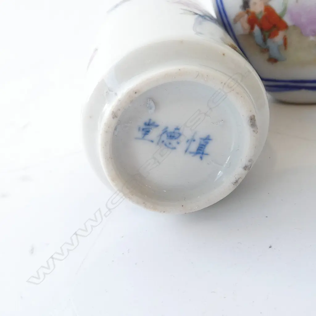 3 ORIENTAL SNUFF BOTTLES H.90mm Image 1++