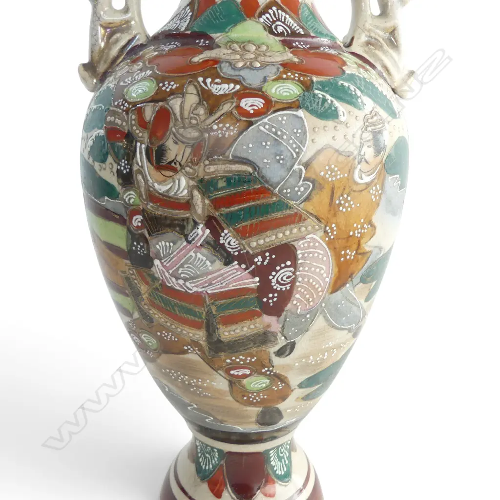 HAND PAINTED JAPANESE SATSUMA CERAMIC VASE WITH TRADITONAL WARRIOR, REPAIR TO RIM, H.400 MM Image 1++
