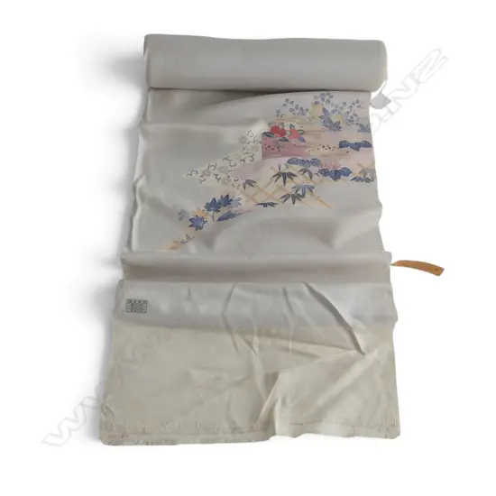 Unused 1980's NISHIJIN TEXTILE (Kyoto) JAPANESE leaf pattern on mauve SILK ROLL. L.12m. W.360mm. New old stock