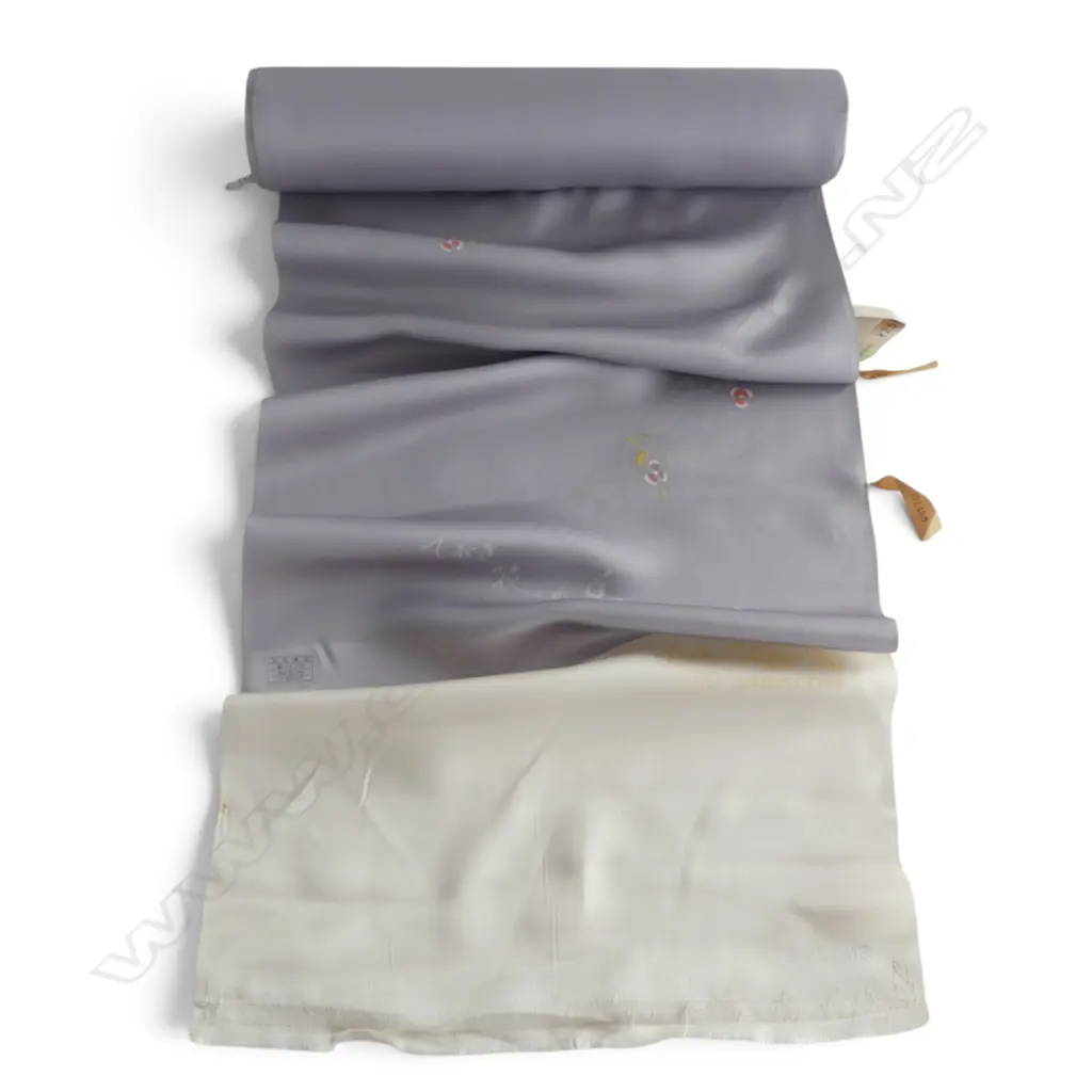Unused 1980's NISHIJIN TEXTILE (Kyoto) JAPANESE leaf pattern on mauve SILK ROLL. L.12m. W.360mm. New old stock Image 1++