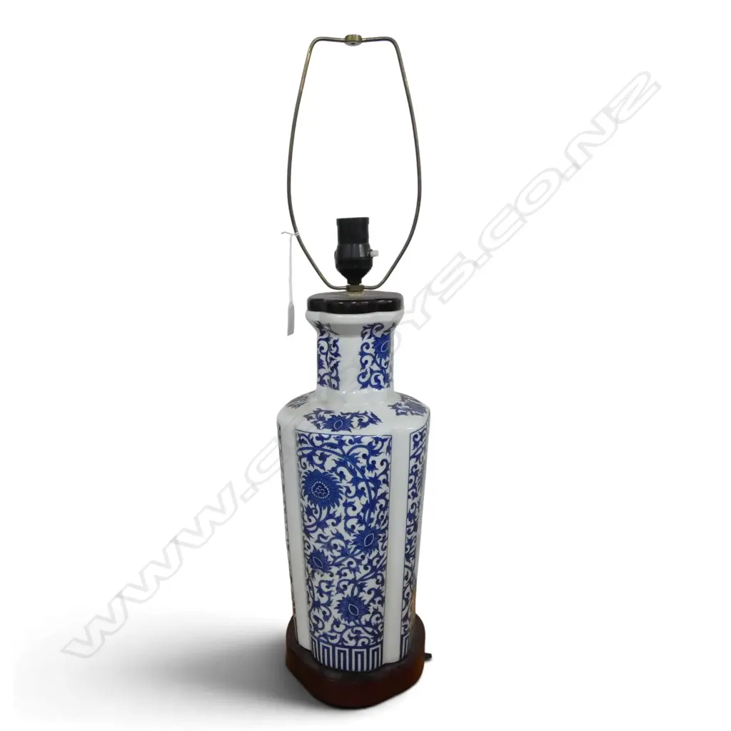 B/W ORIENTAL TABLE LAMP H.670mm Image 1++