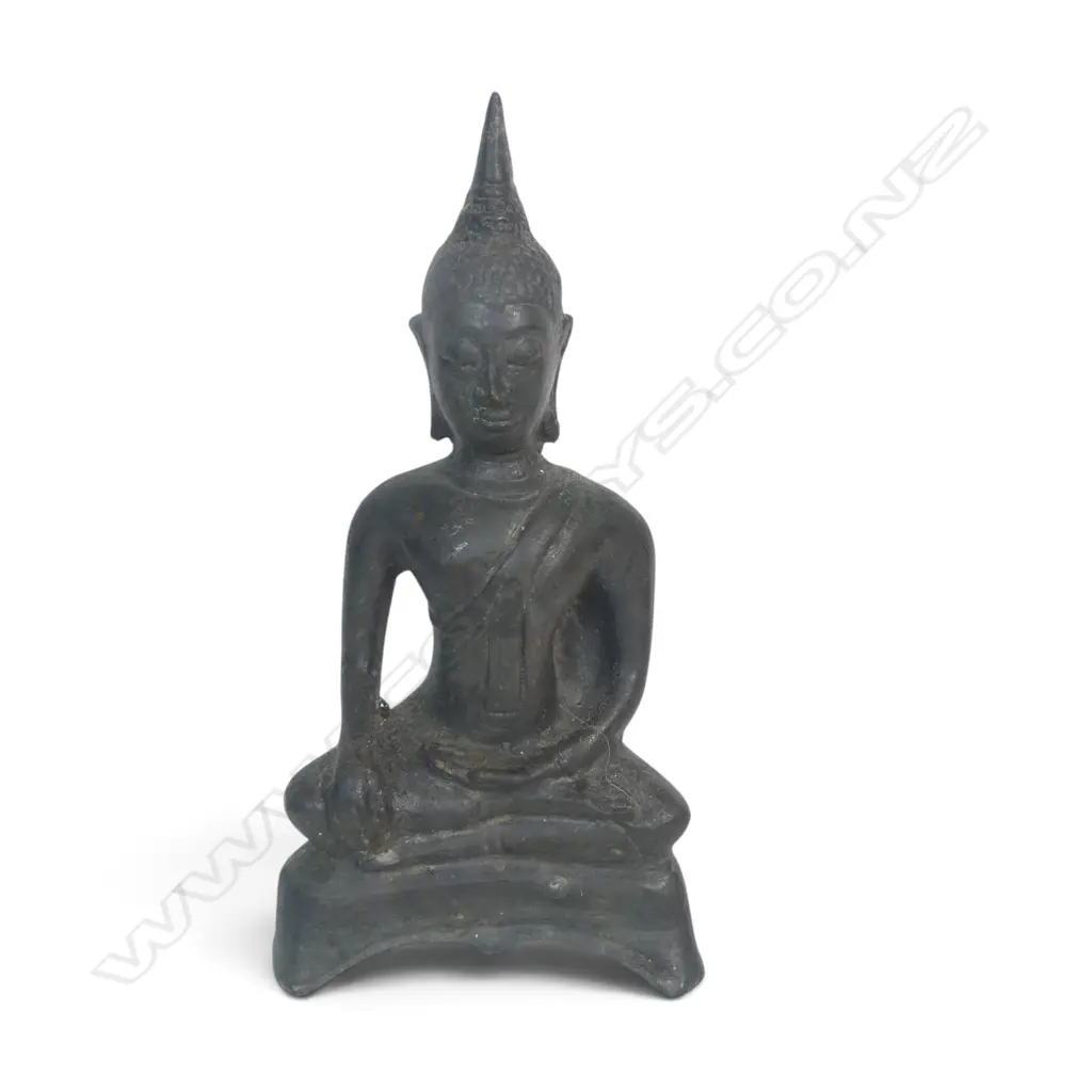 SOUTHEAST ASIAN BRONZE STATUE OF BUDDHA SEATING IN THE THAI STYLE U THONG, BASE FILLED WITH CLAY, 200 X 100MM Image 1++
