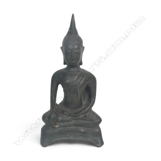 SOUTHEAST ASIAN BRONZE STATUE OF BUDDHA SEATING IN THE THAI STYLE U THONG, BASE FILLED WITH CLAY, 200 X 100MM